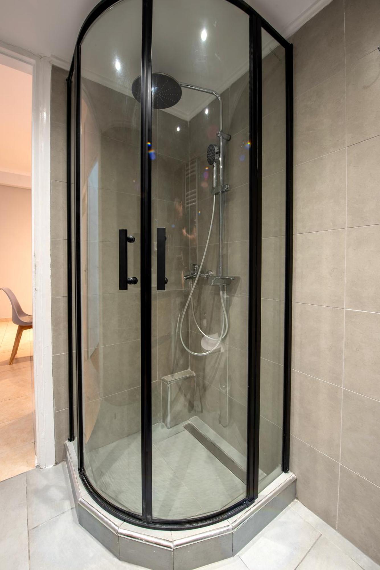 Spacious And Modern One Bedroom Apartment Athens Ngoại thất bức ảnh